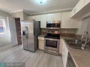 6907 Sienna Club Pl in Lauderhill, FL - Building Photo - Building Photo