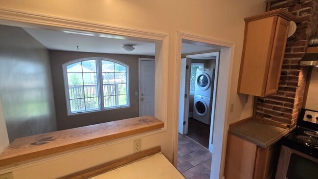 property at 418 N Thompson St