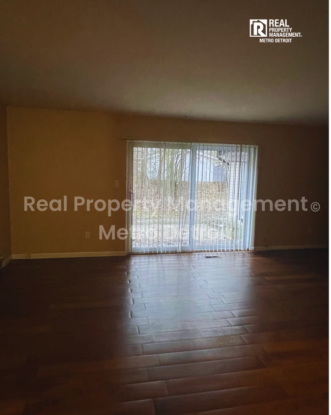 29822 Rock Creek Dr in Southfield, MI - Building Photo - Building Photo