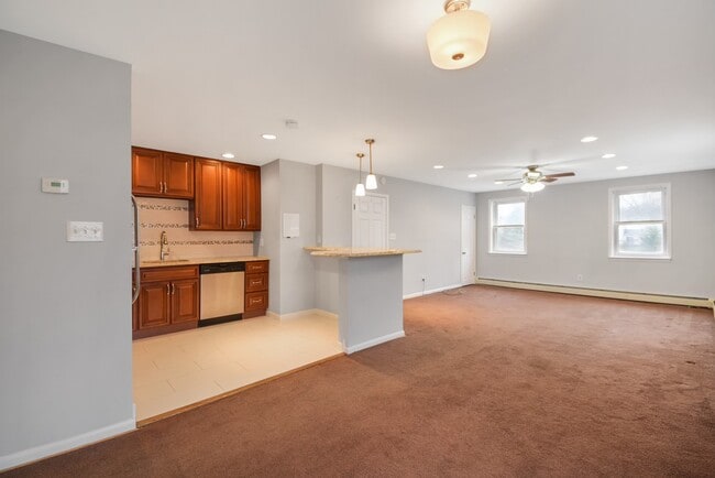 109 4th Ave, Unit 109 4th Avenue Apt B in Broomall, PA - Building Photo - Building Photo