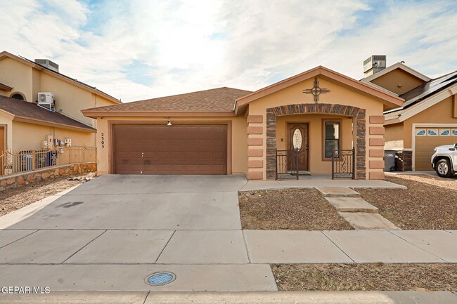 2305 Honey Dew St in El Paso, TX - Building Photo - Building Photo