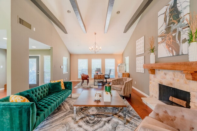 Cottages at Bedford in Bedford, TX - Foto de edificio - Building Photo