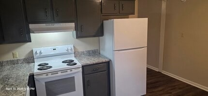 608 Morrison St, Unit 608B Morrison Street in McMinnville, TN - Foto de edificio - Building Photo