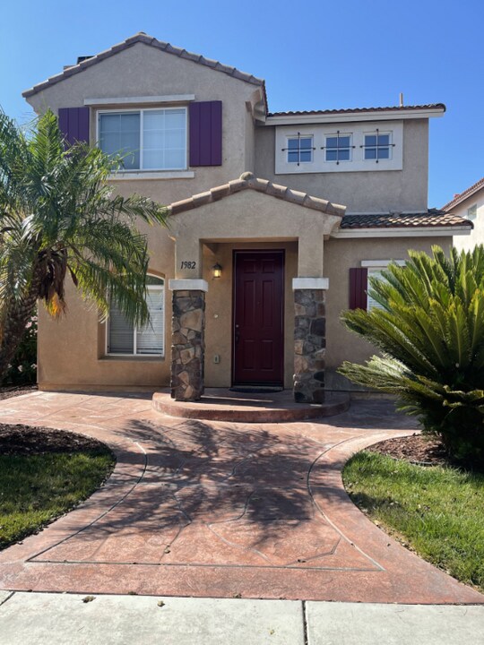 1982 Parker Mountain Rd in Chula Vista, CA - Building Photo