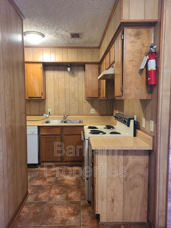 property at 318 Houston St