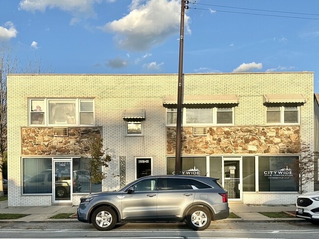 property at 6257 N Milwaukee Ave