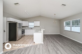 734 Fox Lake Dr in Lakeland, FL - Building Photo - Building Photo