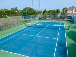 The Highlands in Overland Park, KS - Building Photo - Building Photo