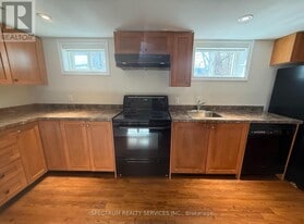 1002 Weston Rd in Toronto, ON - Building Photo