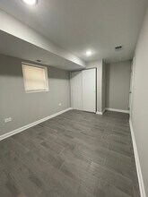 5924 S Rockwell St, Unit B in Chicago, IL - Foto de edificio - Building Photo