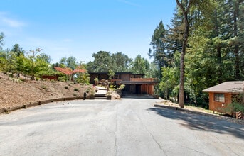 1200 Mountain Home Rd in Woodside, CA - Building Photo - Building Photo