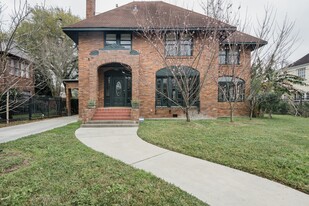 2413 Wichita St in Houston, TX - Building Photo