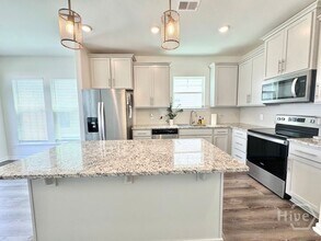 28 Pomona Cir in Savannah, GA - Building Photo - Building Photo