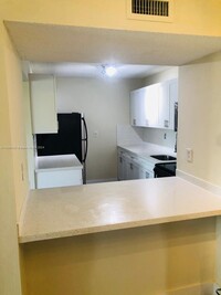 451 NE 207th Ln in Miami, FL - Building Photo - Building Photo