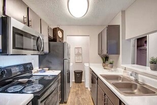 Lane at Town Crossing in Mesquite, TX - Building Photo