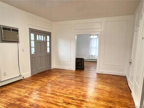 65 Monhagen Ave in Middletown, NY - Foto de edificio - Building Photo