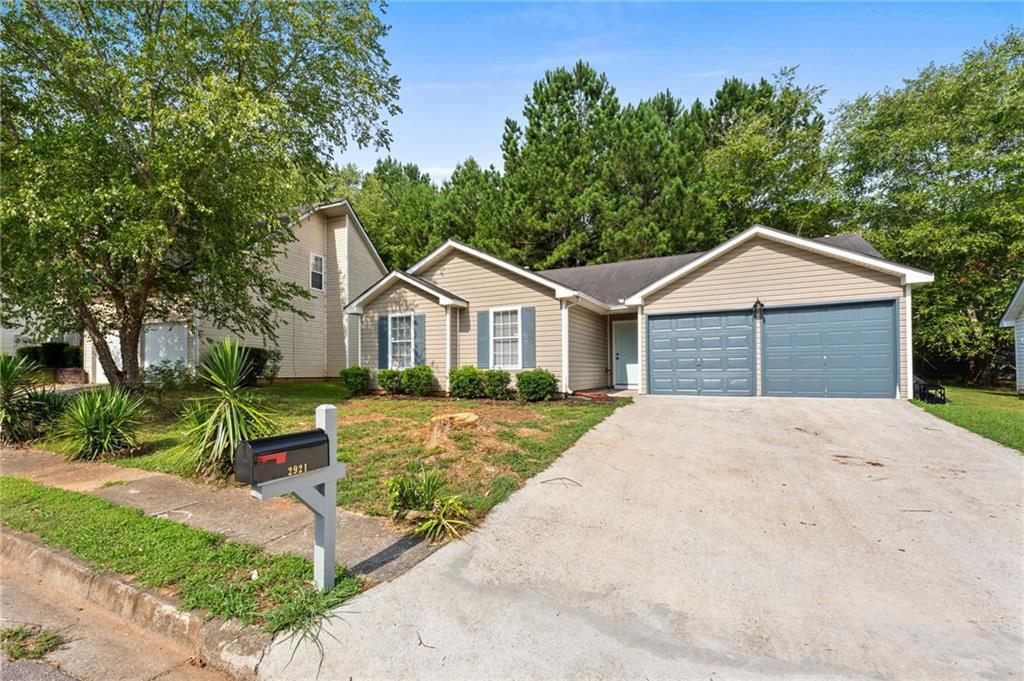 2921 Ward Lake Way in Ellenwood, GA - Building Photo