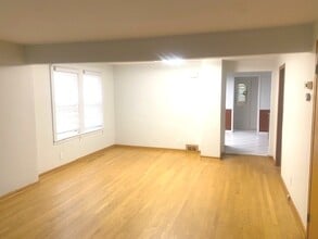 3304 N Paris Ave in Chicago, IL - Building Photo - Building Photo