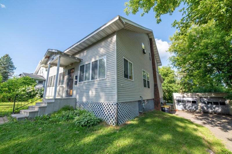 324 Lennox St in Rhinelander, WI - Building Photo