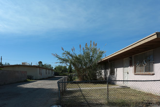 5822 E 24th St in Tucson, AZ - Building Photo - Building Photo