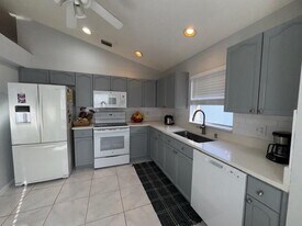 1883 Oak Berry Cir in Wellington, FL - Building Photo