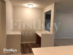 4653 Rainwater Ln in Whitestown, IN - Foto de edificio - Building Photo