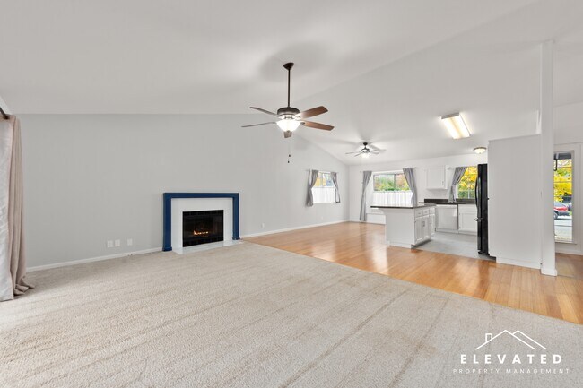 2529 Buss Dr in Santa Rosa, CA - Building Photo - Building Photo