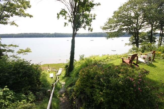 14 Sandy Beach Rd in Freeport, ME - Building Photo - Building Photo
