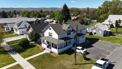 302 S 8th Ave in Yakima, WA - Building Photo - Building Photo