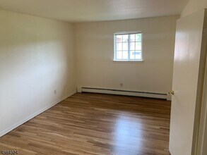4 Swartswood Rd in Newton, NJ - Building Photo - Building Photo
