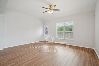 6018 Upland View in San Antonio, TX - Building Photo - Building Photo