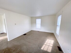 305 S Highland Ave in Elkhart, IN - Building Photo - Building Photo