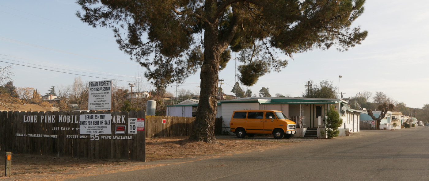 1931 E F St in Oakdale, CA - Building Photo