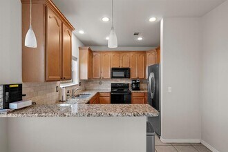 7312 E Ben White Blvd in Austin, TX - Building Photo - Building Photo