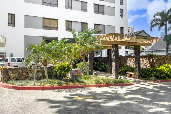 Makiki Park Place in Honolulu, HI - Building Photo - Building Photo