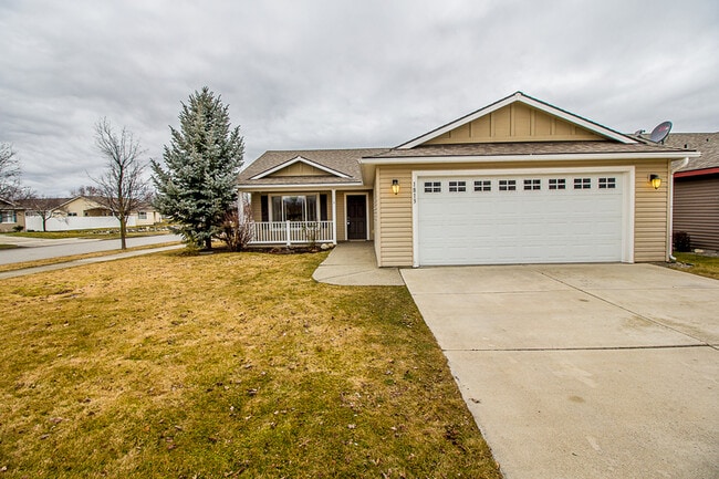 property at 1813 N Cavalier Rd