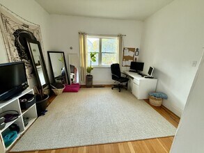 129 Langside St in Winnipeg, MB - Building Photo - Building Photo