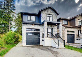 33 Second Ave. in Kitchener, ON - Building Photo - Building Photo