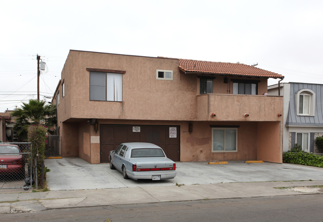 4225 42nd St in San Diego, CA - Building Photo