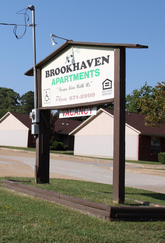 Brookhaven Apartments in Shreveport, LA - Building Photo - Building Photo