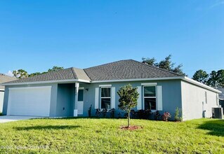 348 Frederick St SW in Palm Bay, FL - Building Photo - Building Photo