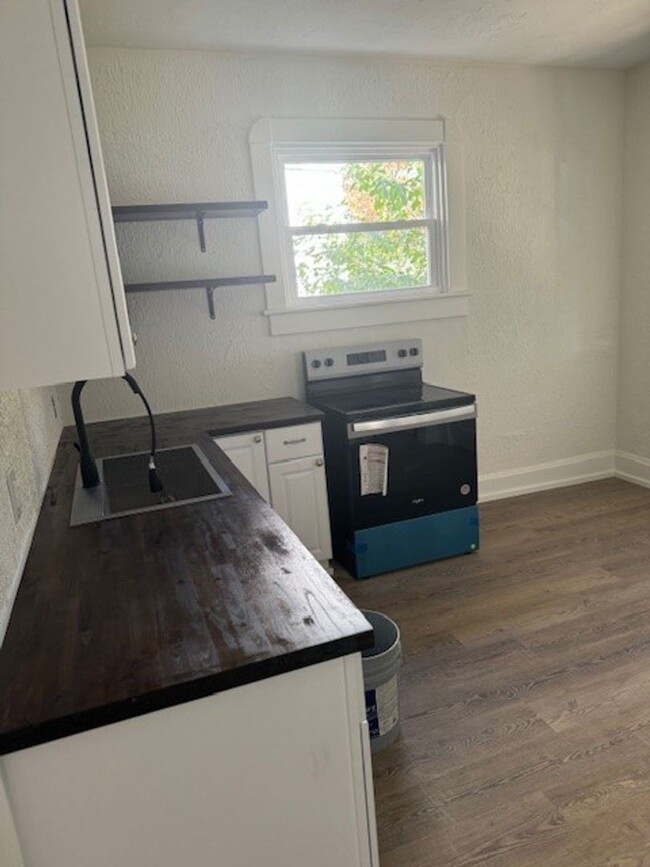 Spacious Newly Remodeled 3 Bedroom - 1/2 O in Indianapolis, IN - Building Photo - Building Photo