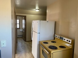 227 Central Ave S in Valley City, ND - Building Photo