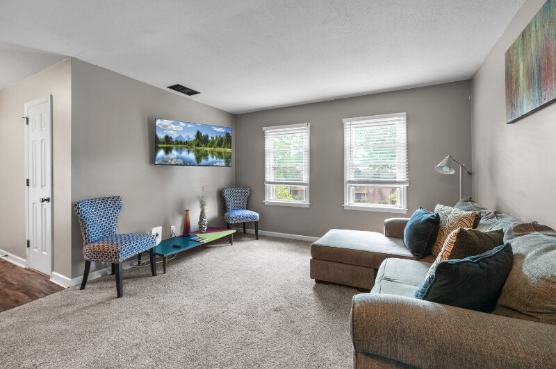 2126 Belle Grove Dr SW in Huntsville, AL - Building Photo