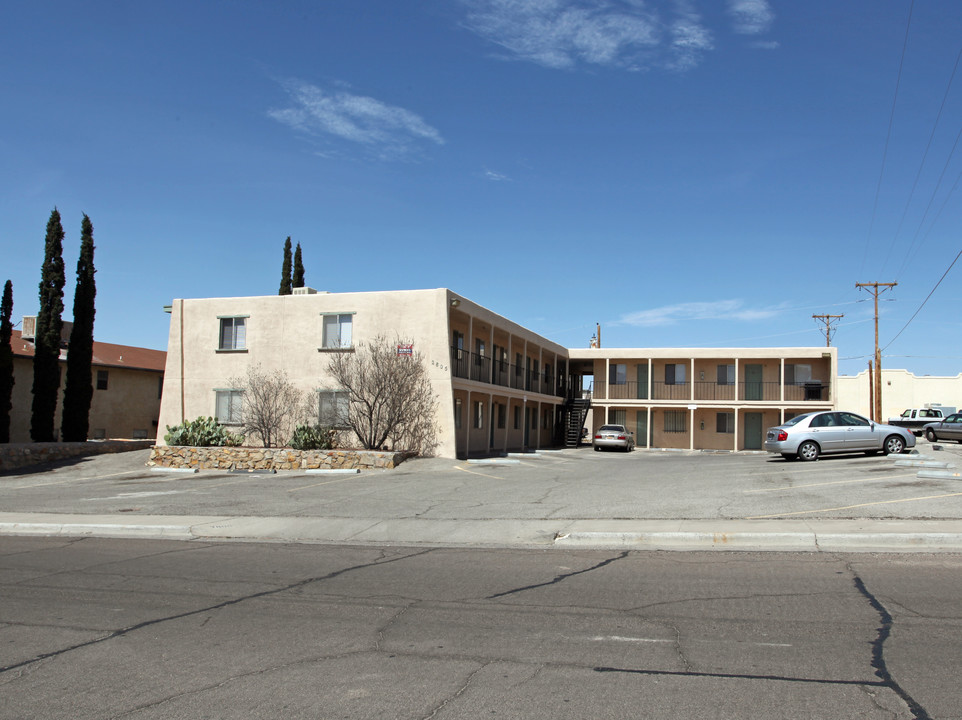 2805 E Idaho Ave in Las Cruces, NM - Building Photo