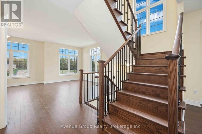 3440 Denison St in Markham, ON - Building Photo - Building Photo