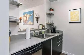 1915 Fairlawn Ln in Austin, TX - Building Photo - Building Photo