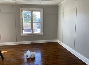 212 5th St, Unit Second floor in Avonmore, PA - Building Photo - Building Photo