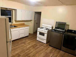 236 S Oklahoma Ave in Shawnee, OK - Foto de edificio - Building Photo