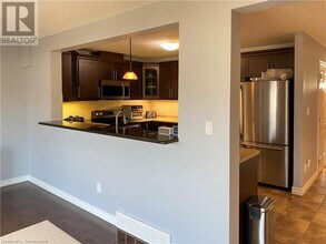 180 Huck Crescent in Kitchener, ON - Building Photo - Building Photo